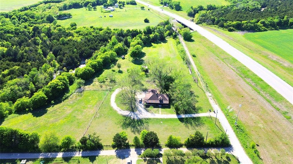 1542 W Reindeer Road, Lancaster, TX 75146