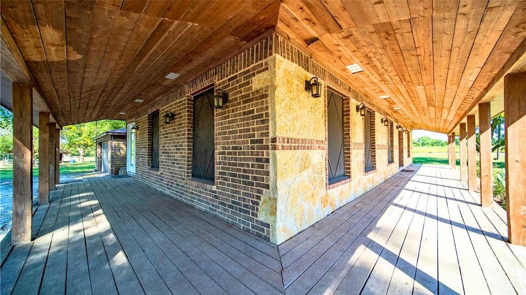 1542 W Reindeer Road, Lancaster, TX 75146