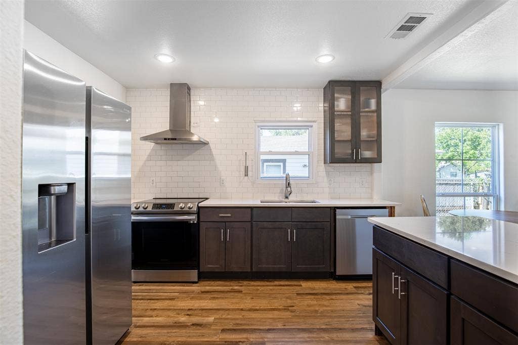 1239 Whitaker Avenue, Dallas, TX 75216