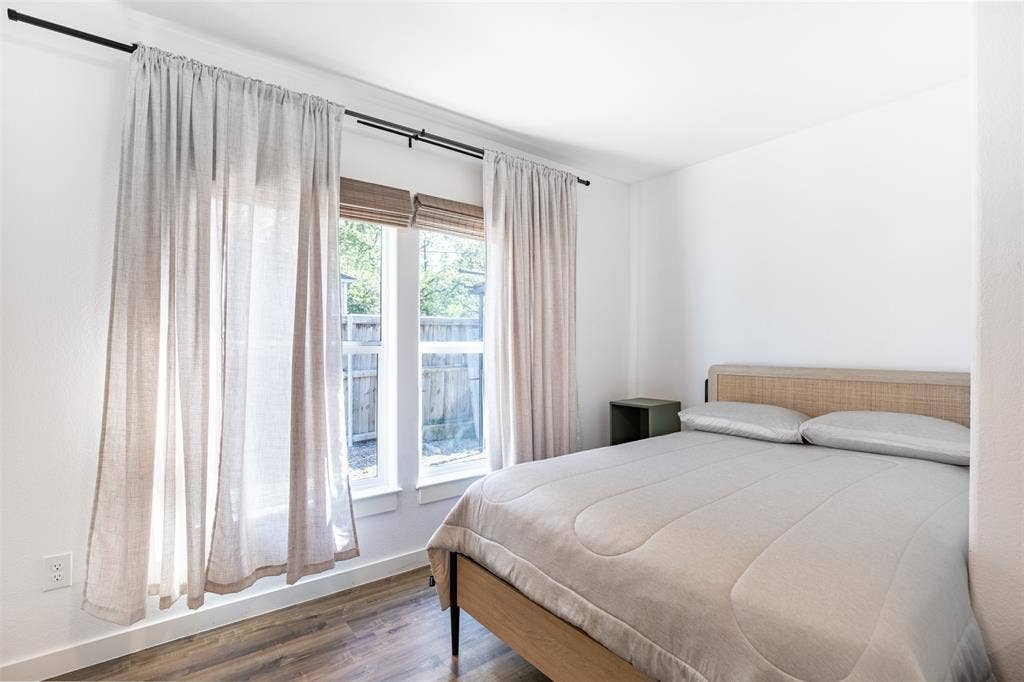 Guest bedroom 2