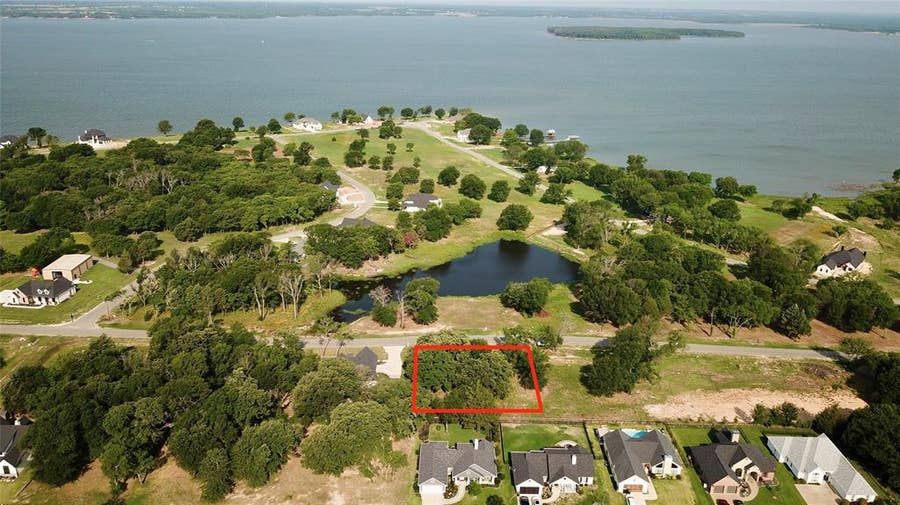 Property photo for 711 Clubview Drive, Mabank, TX