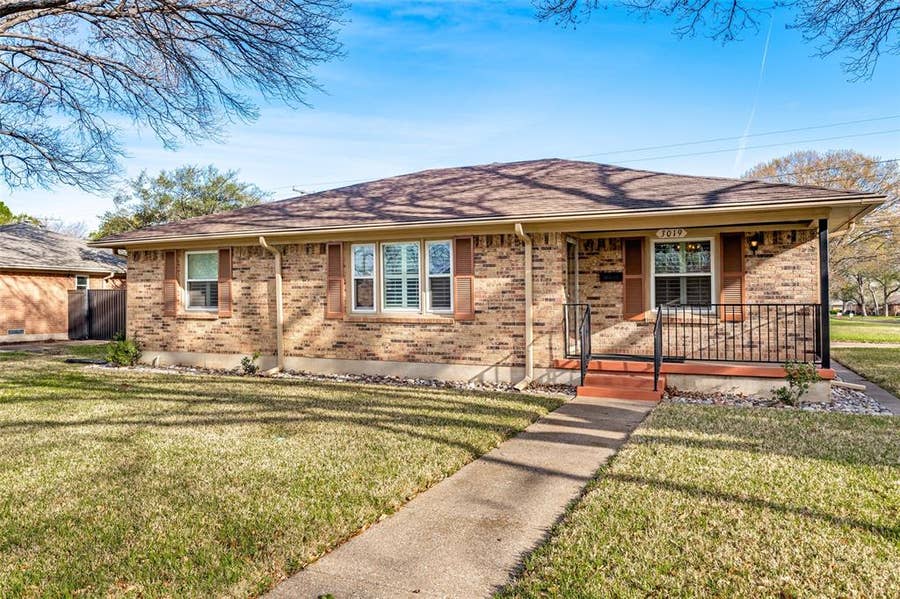 Property photo for 3019 Sharpview Lane, Dallas, TX