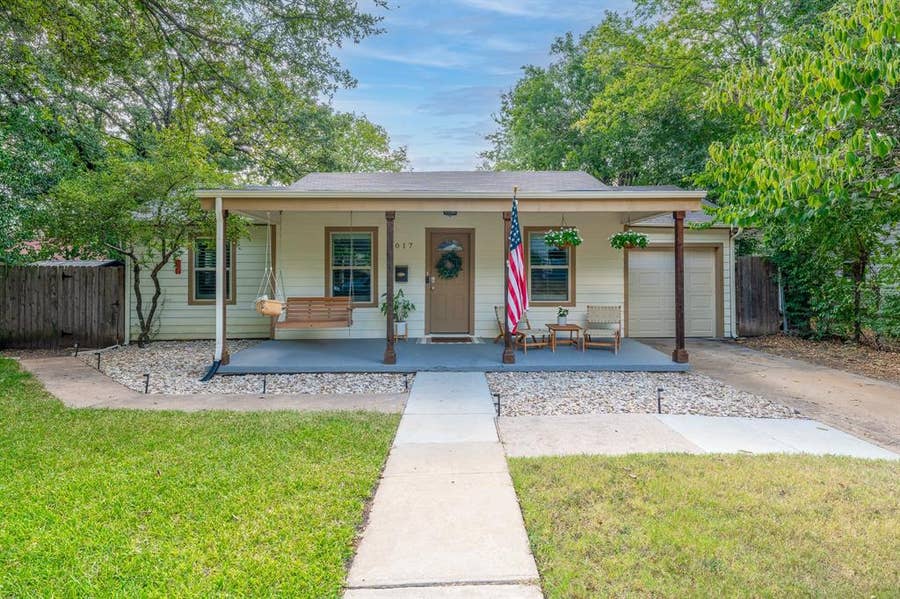 Property photo for 2017 Bluebonnet Drive, Fort Worth, TX