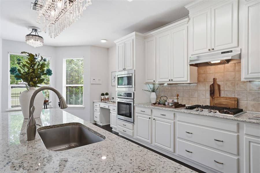 Property photo for 913 Royal Oaks Drive, McKinney, TX