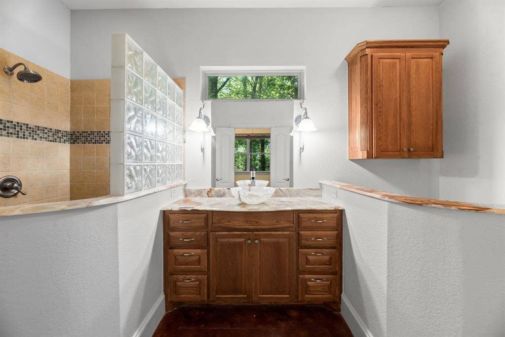 137 Bluff Creek Road, Weatherford, TX 76087 Guest House