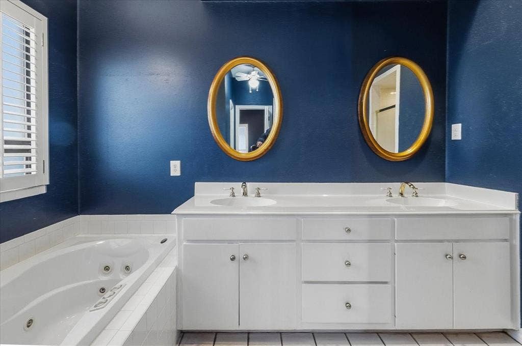 22 One Main Place, Benbrook, TX 76126 22 One Main Place, Benbrook, TX 76126