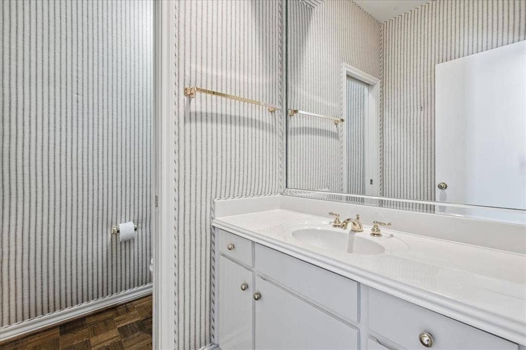 22 One Main Place, Benbrook, TX 76126 22 One Main Place, Benbrook, TX 76126
