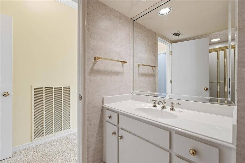 22 One Main Place, Benbrook, TX 76126 22 One Main Place, Benbrook, TX 76126