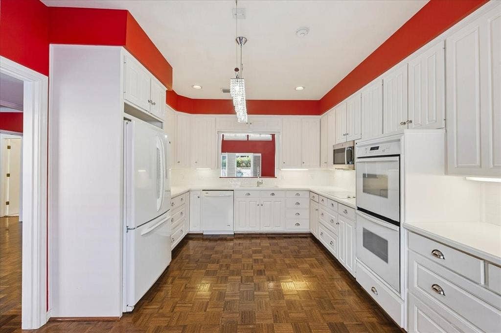 22 One Main Place, Benbrook, TX 76126 22 One Main Place, Benbrook, TX 76126