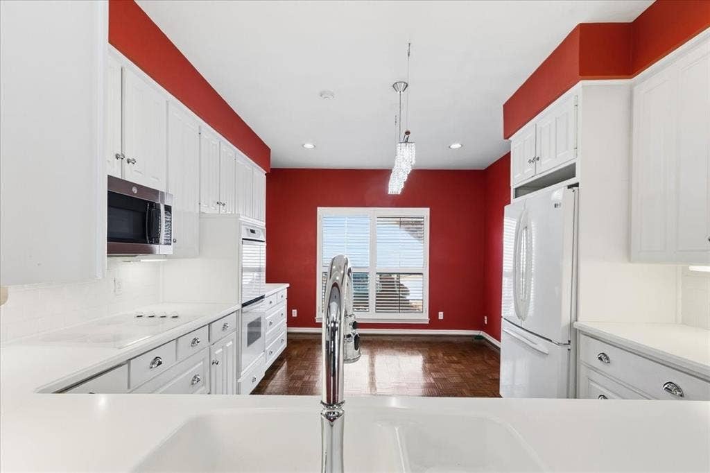 22 One Main Place, Benbrook, TX 76126 22 One Main Place, Benbrook, TX 76126