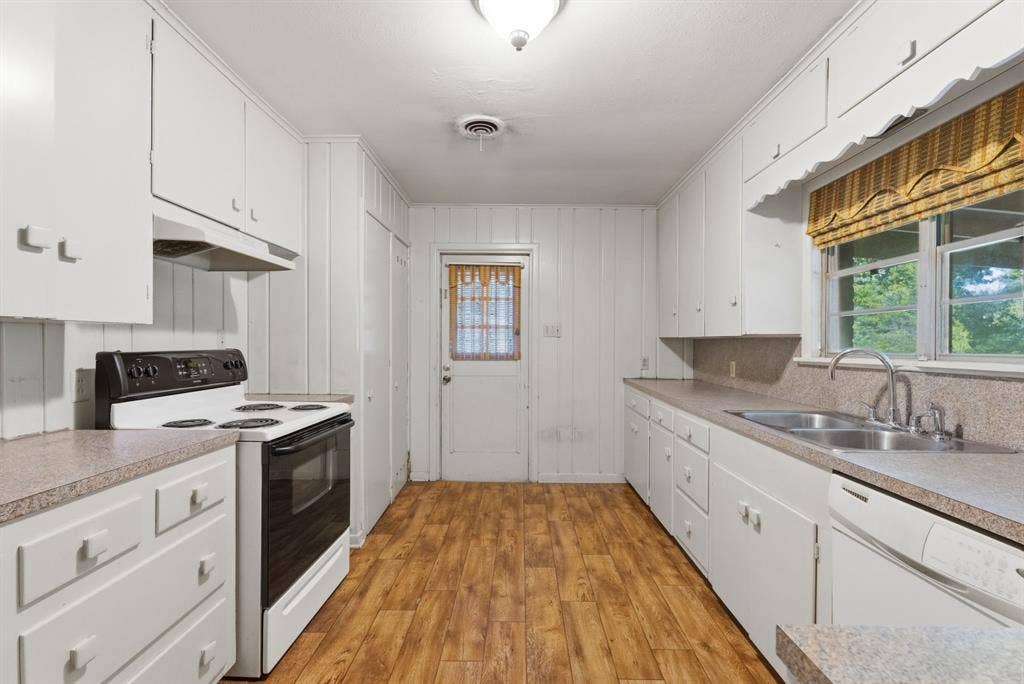 2800 Tanglewood Drive, Tyler, TX 75701 2800 Tanglewood Drive, Tyler, TX 75701