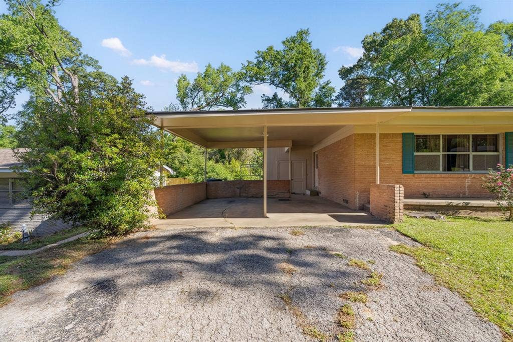 2800 Tanglewood Drive, Tyler, TX 75701 2800 Tanglewood Drive, Tyler, TX 75701