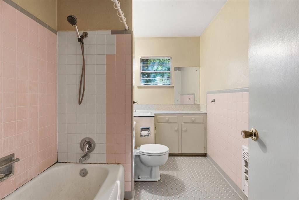2800 Tanglewood Drive, Tyler, TX 75701 2800 Tanglewood Drive, Tyler, TX 75701
