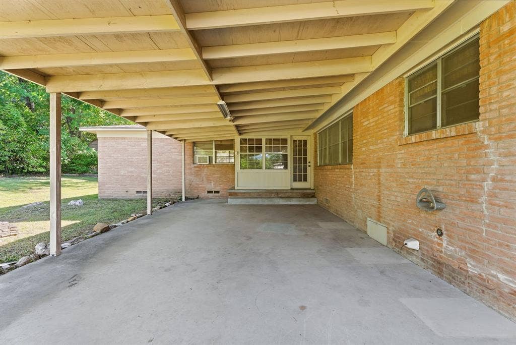 2800 Tanglewood Drive, Tyler, TX 75701 2800 Tanglewood Drive, Tyler, TX 75701