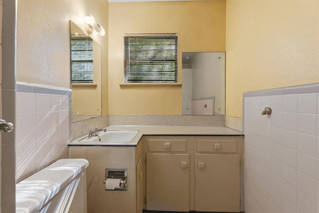 2800 Tanglewood Drive, Tyler, TX 75701 2800 Tanglewood Drive, Tyler, TX 75701