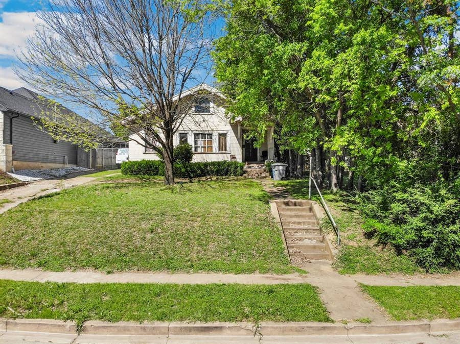 Property photo for 613 N Ewing Avenue, Dallas, TX
