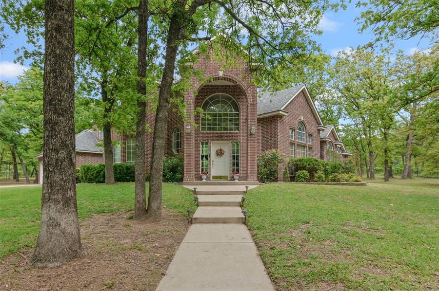 Property photo for 982 Stonecrest Road, Argyle, TX