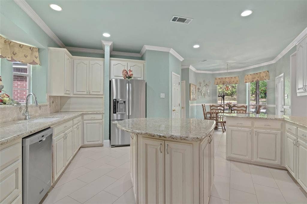 982 Stonecrest Road, Argyle, TX 76226