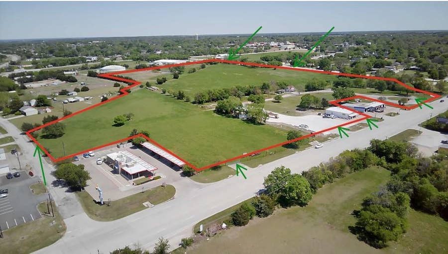 Property photo for 676 W W Audie Murphy Parkway, Farmersville, TX