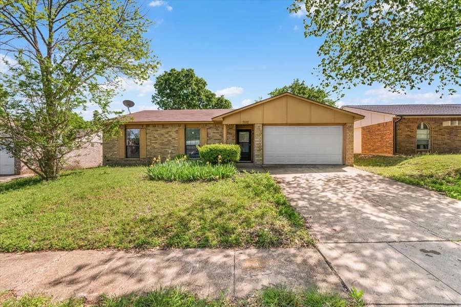 Property photo for 7112 Winterberry Drive, Dallas, TX