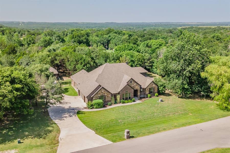 Property photo for 5001 Oak Mill Drive, Fort Worth, TX