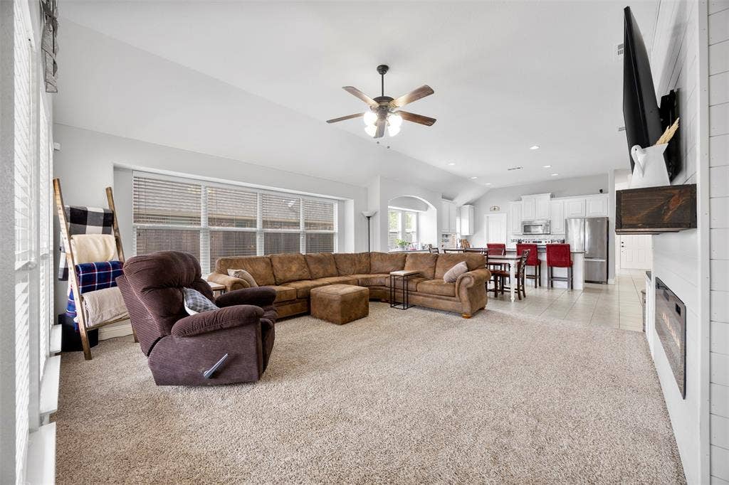 6618 Thistle Wood Drive, Midlothian, TX 76065 6618 Thistle Wood Drive, Midlothian, TX 76065