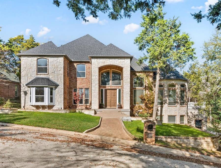 Property photo for 1 Churchill Downs, Duncanville, TX