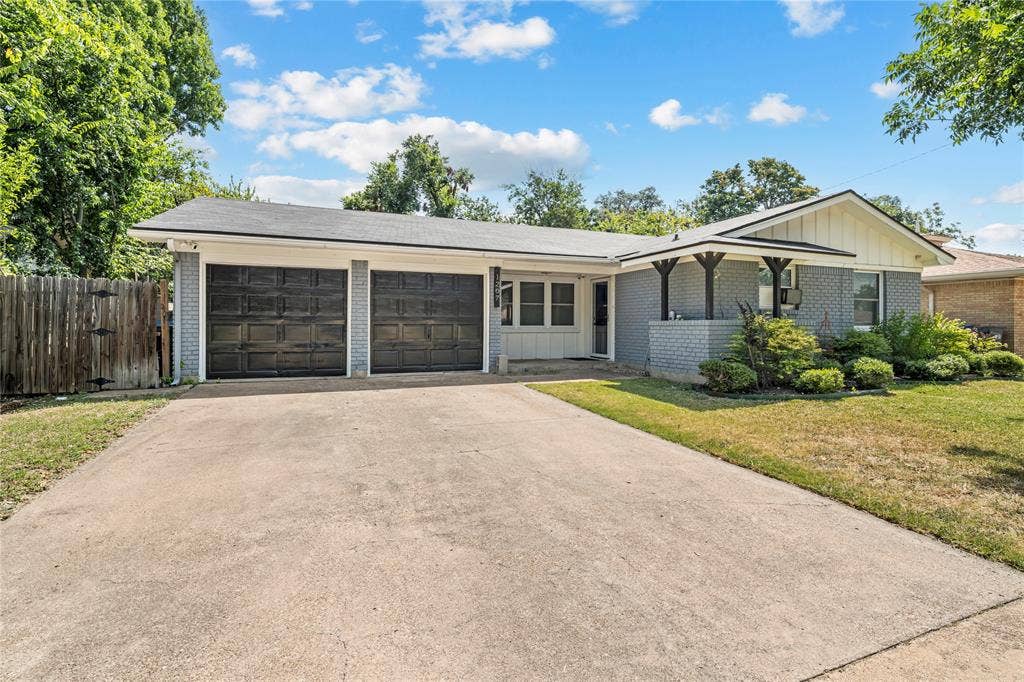 1207 Pembrook Drive, Waco, TX 76710 1207 Pembrook Drive, Waco, TX 76710