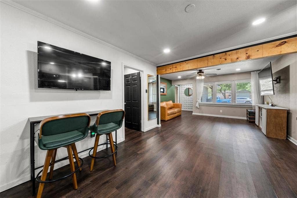 1207 Pembrook Drive, Waco, TX 76710 1207 Pembrook Drive, Waco, TX 76710