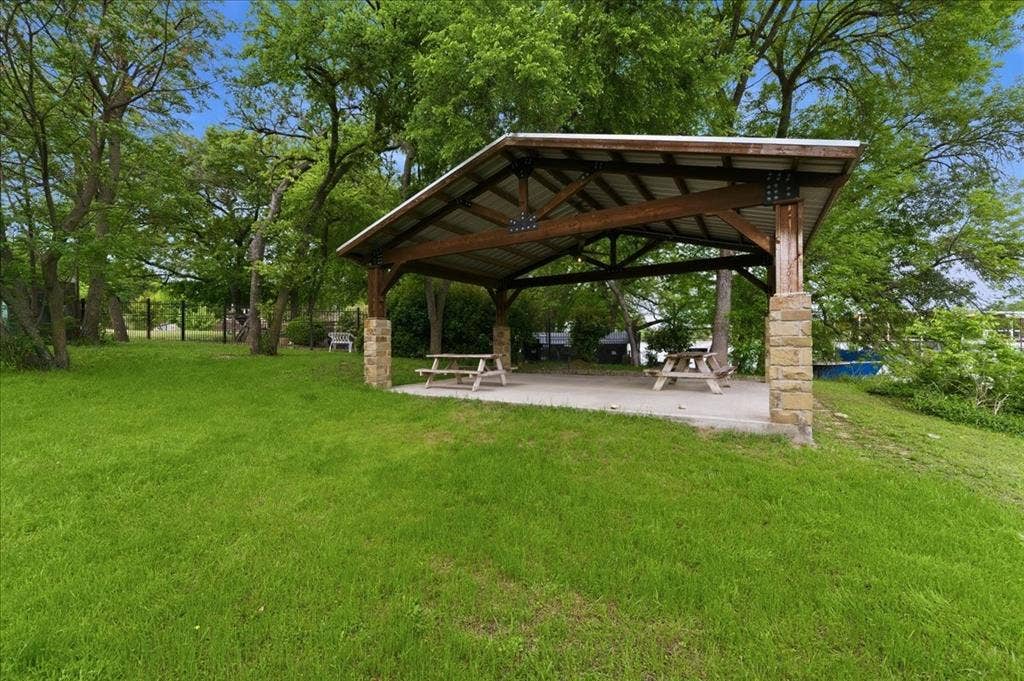 8325 Crosswind Drive, Fort Worth, TX 76179 Community Picnic Area