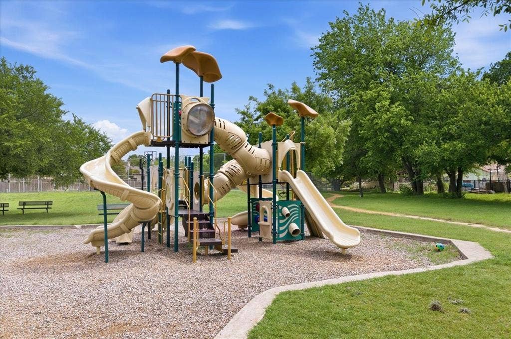 8325 Crosswind Drive, Fort Worth, TX 76179 Community Playground