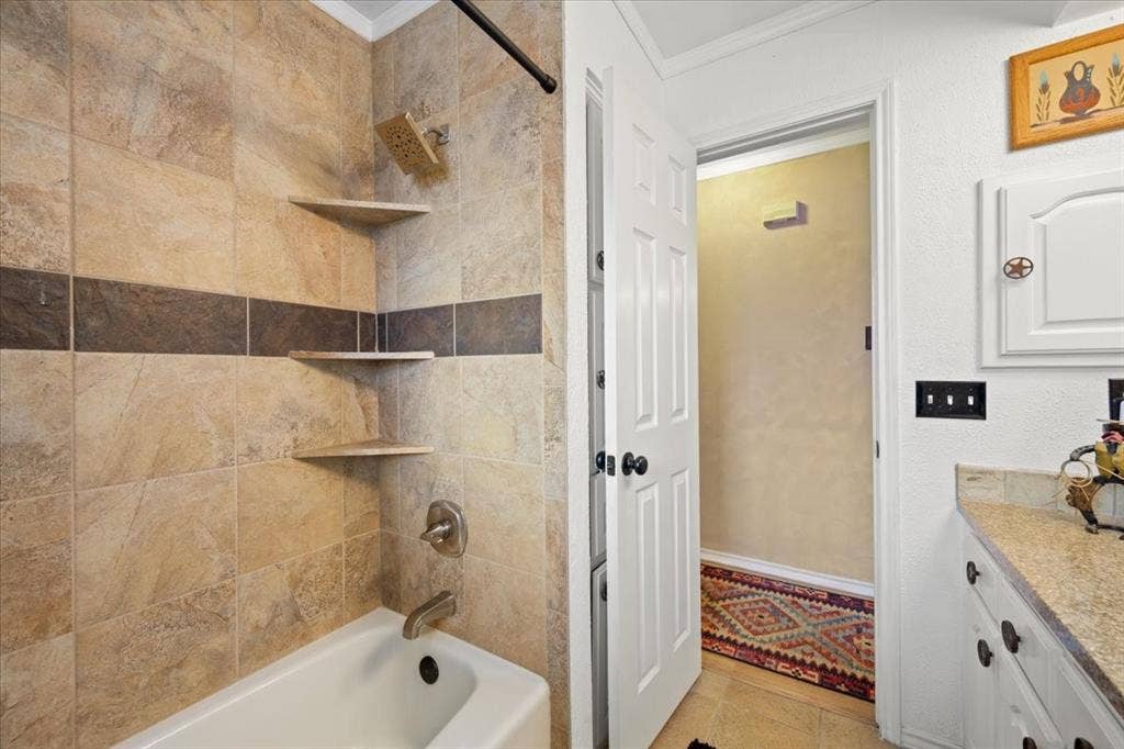 8325 Crosswind Drive, Fort Worth, TX 76179 8325 Crosswind Drive, Fort Worth, TX 76179