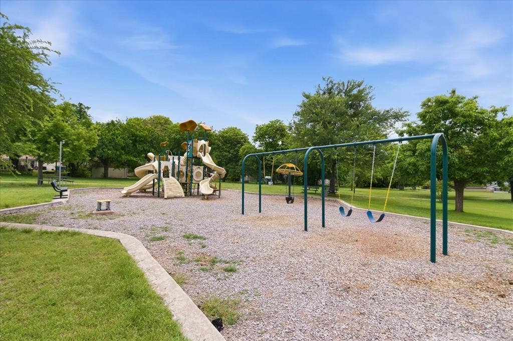 8325 Crosswind Drive, Fort Worth, TX 76179 Community Playground