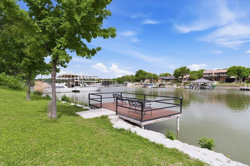 8325 Crosswind Drive, Fort Worth, TX 76179 Community Boat Dock