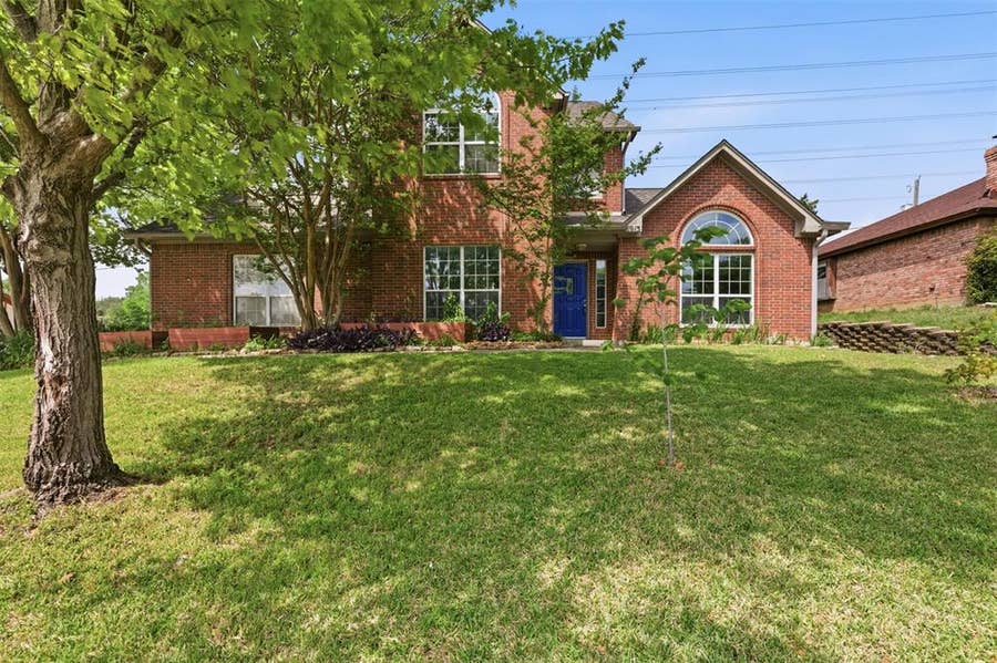 Property photo for 1913 W Arbor Rose Drive, Grand Prairie, TX