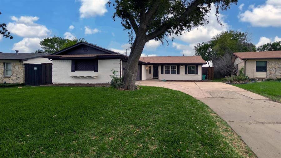 Property photo for 4122 Victoria Street, Irving, TX