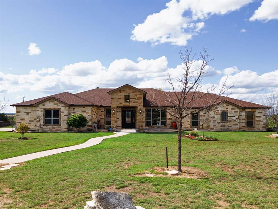 Property photo for 5450 County Road 101, Lampasas, TX