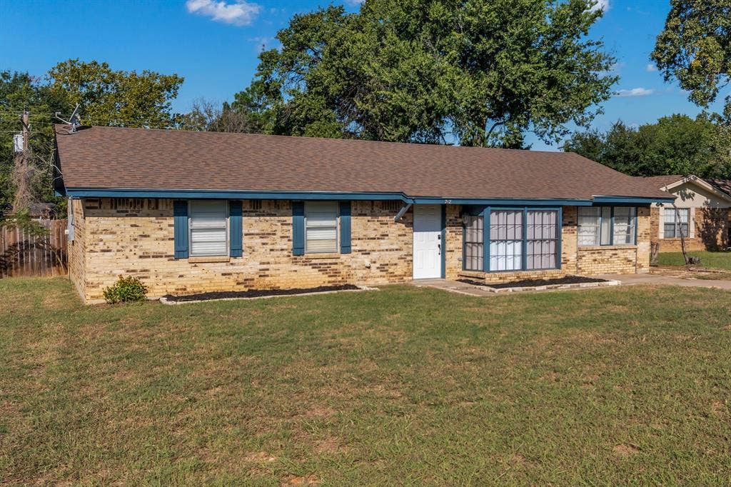 212 Mountain View Drive, Azle, TX 76020 212 Mountain View Drive, Azle, TX 76020