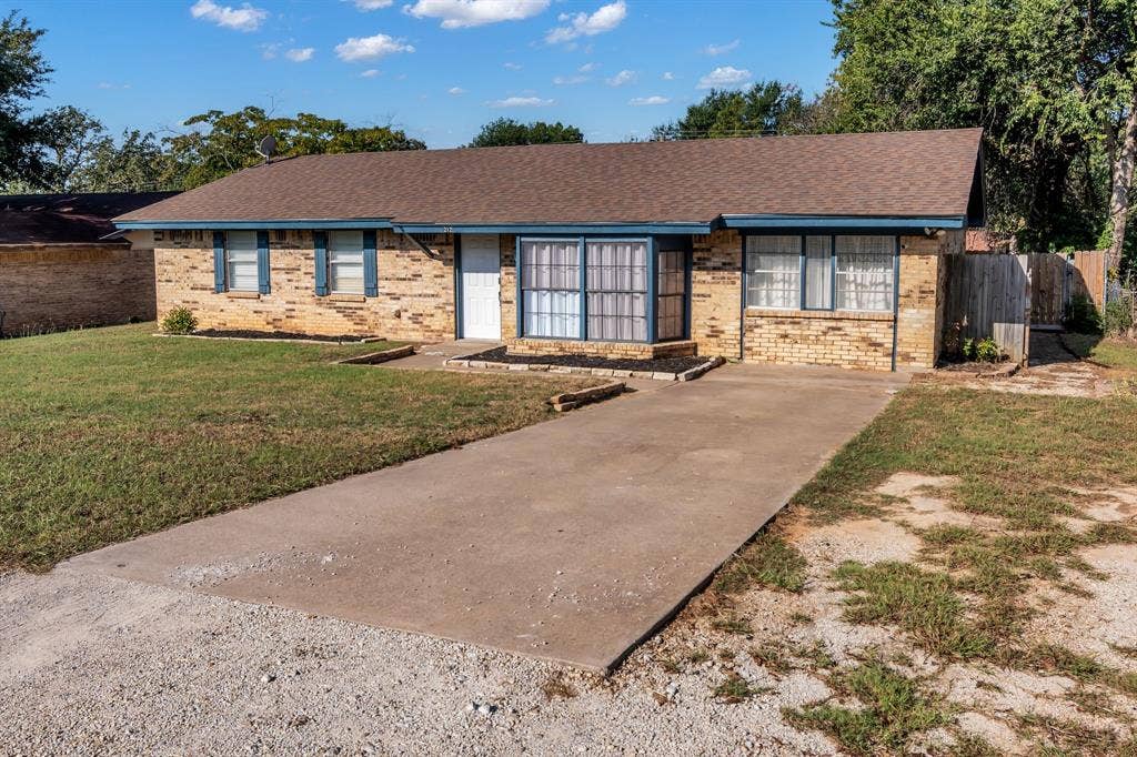 212 Mountain View Drive, Azle, TX 76020 212 Mountain View Drive, Azle, TX 76020
