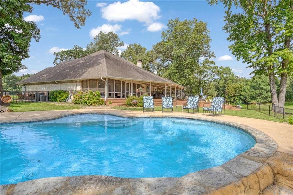 6130 Peninsula Circle, Athens, TX 75752 6130 Peninsula Circle, Athens, TX 75752