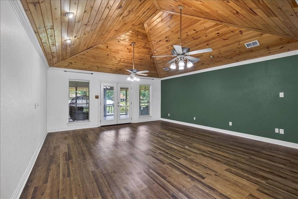 6130 Peninsula Circle, Athens, TX 75752 6130 Peninsula Circle, Athens, TX 75752