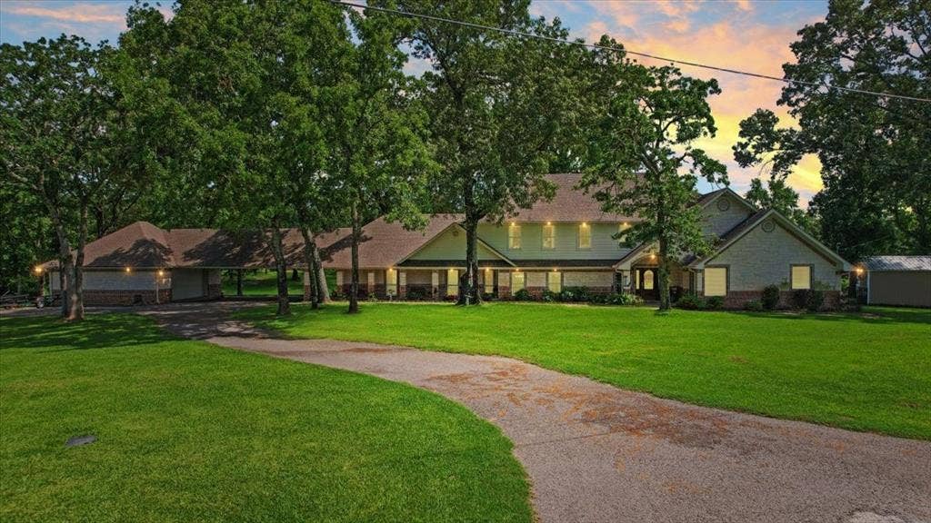 6130 Peninsula Circle, Athens, TX 75752 6130 Peninsula Circle, Athens, TX 75752