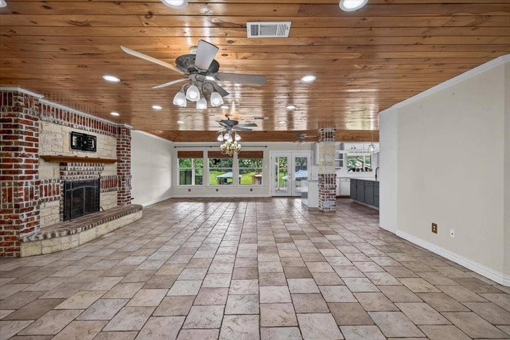 6130 Peninsula Circle, Athens, TX 75752 6130 Peninsula Circle, Athens, TX 75752