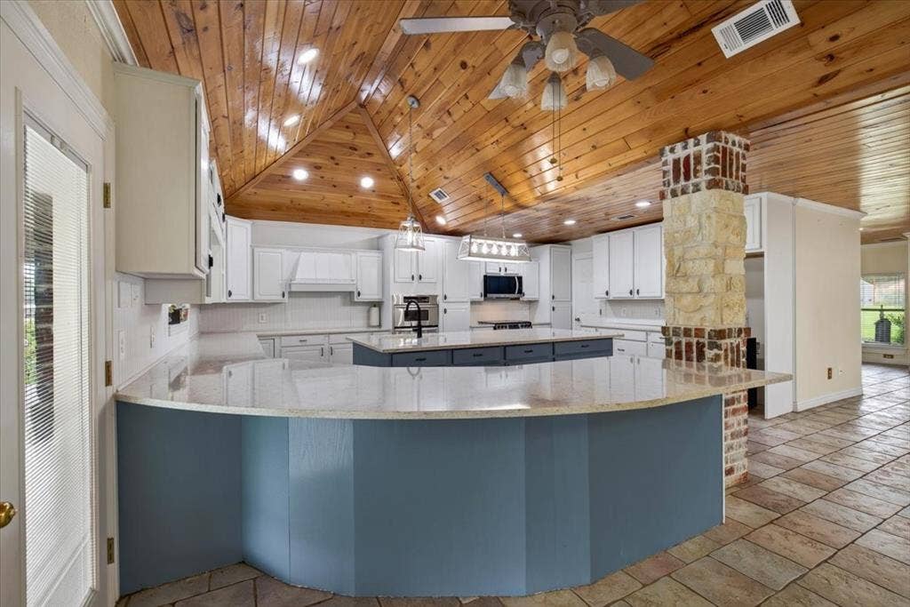 6130 Peninsula Circle, Athens, TX 75752 6130 Peninsula Circle, Athens, TX 75752