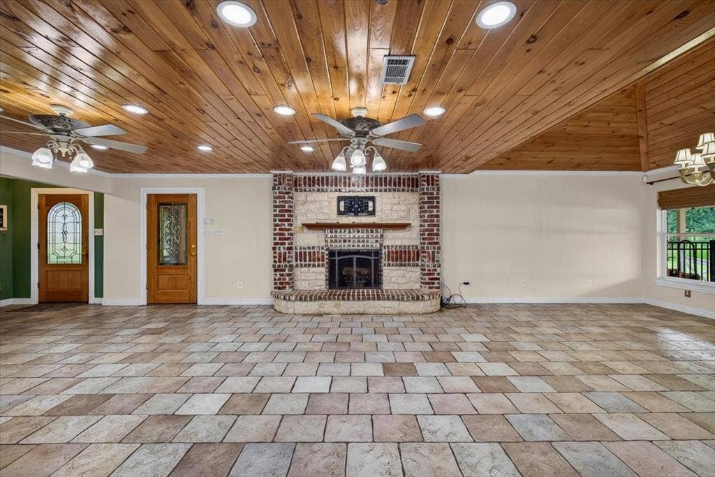 6130 Peninsula Circle, Athens, TX 75752 6130 Peninsula Circle, Athens, TX 75752