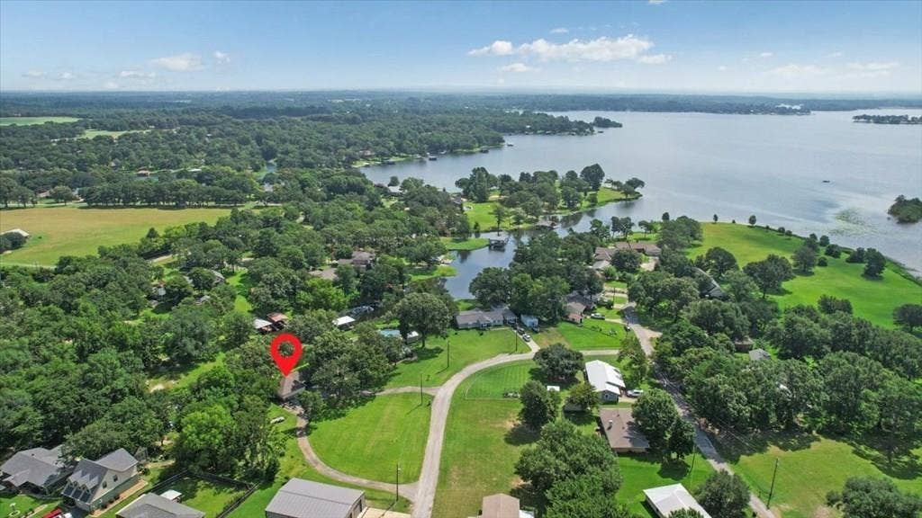 6130 Peninsula Circle, Athens, TX 75752 6130 Peninsula Circle, Athens, TX 75752