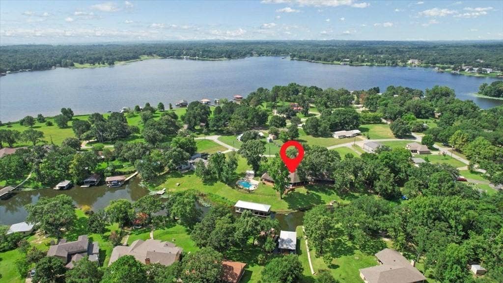 6130 Peninsula Circle, Athens, TX 75752 6130 Peninsula Circle, Athens, TX 75752