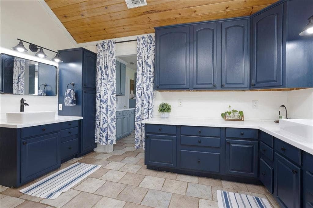 6130 Peninsula Circle, Athens, TX 75752 6130 Peninsula Circle, Athens, TX 75752