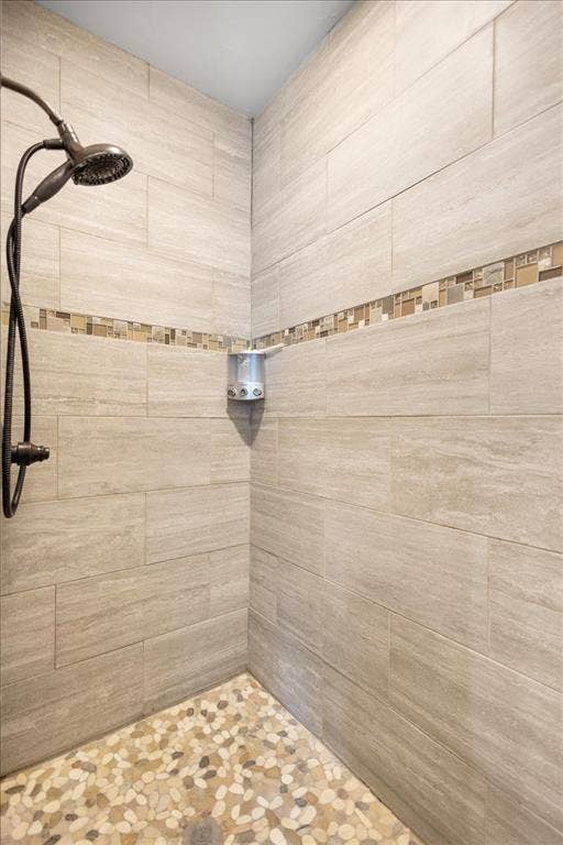 333 Lakeview Drive, Hideaway, TX 75771 Walk in Shower