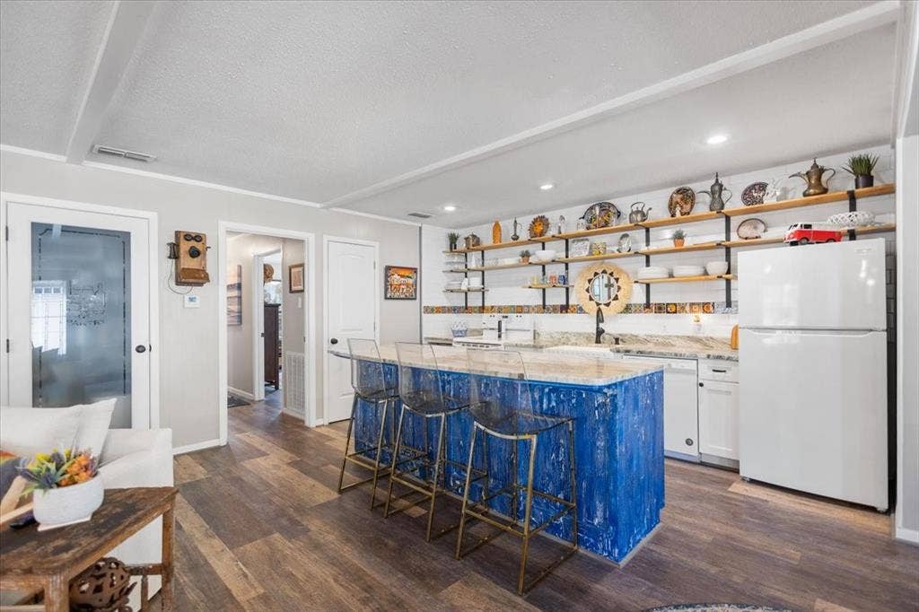 333 Lakeview Drive, Hideaway, TX 75771 Island